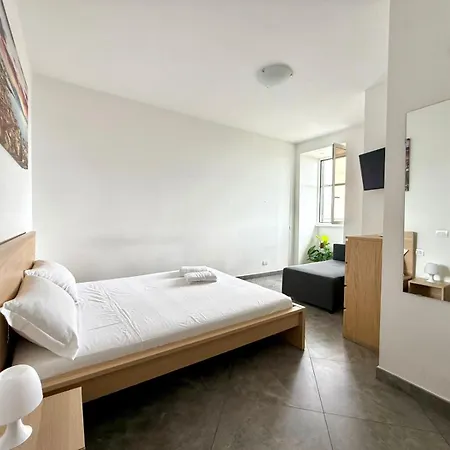Suite Home Νάπολη