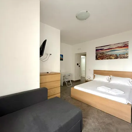 Suite Home Νάπολη